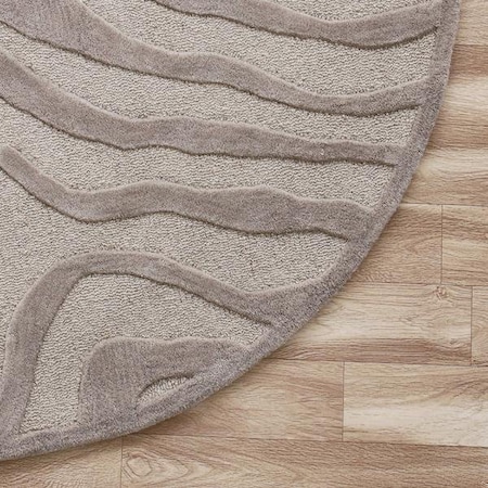 Homeroots 3 ft. Round Taupe Zebra Pattern Area Rug 395614